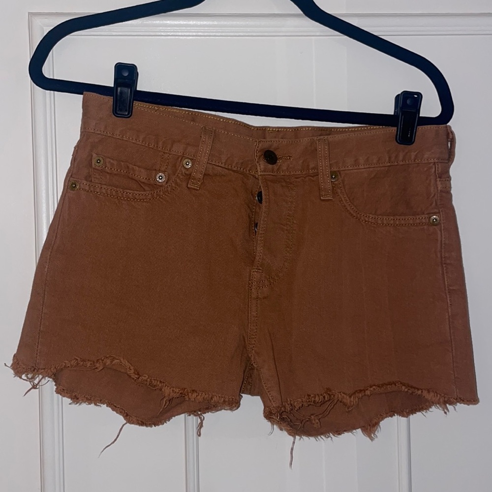 LEVI’S brown midwaist shorts SIZE 26